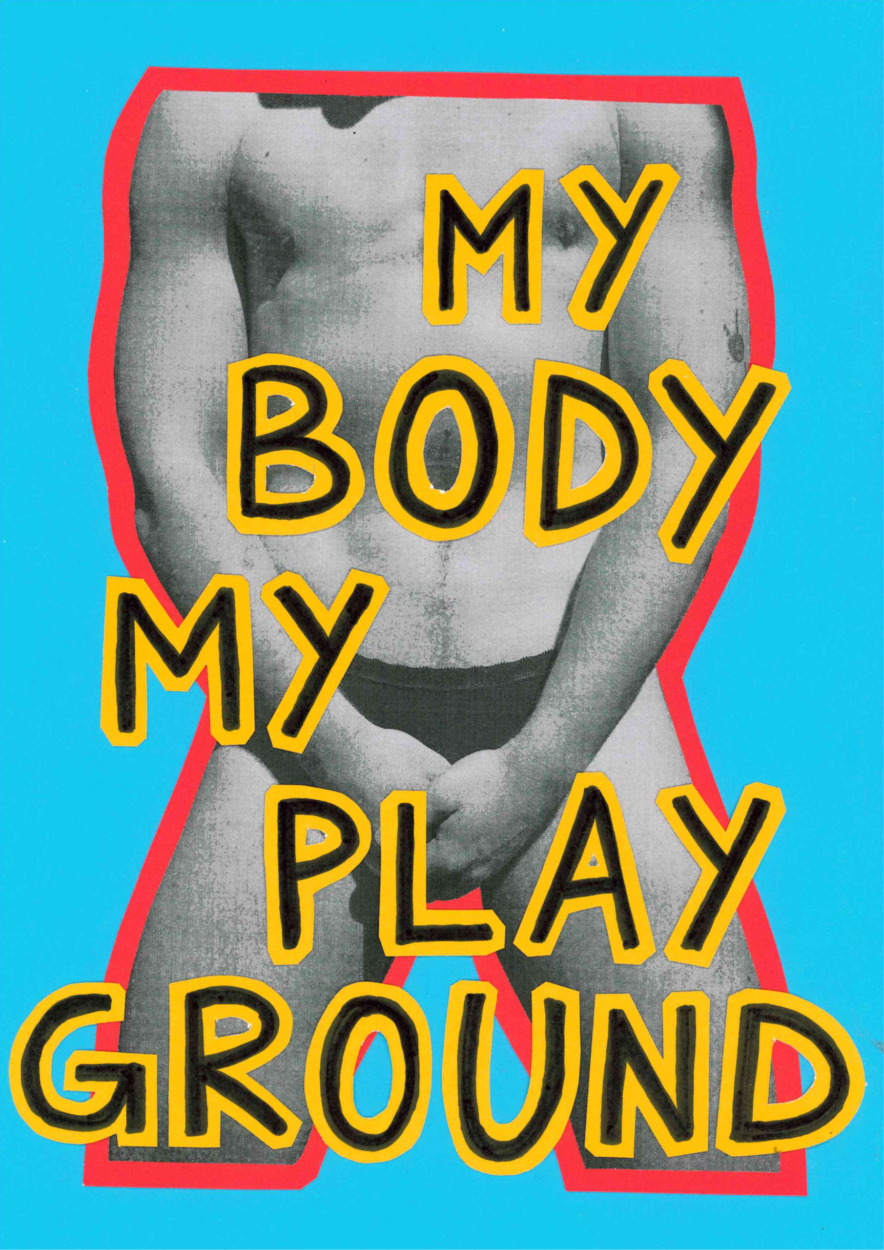 Das Titelbild des Collage-Zines ist in einer reduzierten und starken Farbpalette. Sofort fällt der Titel aus großen Buchstaben ins Auge, der sich über den ganzen Platz erstreckt: “My Body My Playground”. Auf Deutsch übersetzt heißt das: „Mein Körper, mein Spielplatz“. Direkt dahinter ein in schwarz-weiß gehaltener Körper, nackt. Der Hintergrund ist in einem kräftigen, frohen Blau. Gemeinsam mit einem warmen Gelb und einem Signalrot wirkt das Titelbild stark und präsent. Der abgebildete Körper ist ein Schwarz-Weiß-Foto von Mios weißem, schlanken Körper. Der Bildausschnitt zeigt Mio vom Hals abwärts bis zu den Oberschenkeln. Mio steht breitbeinig, trägt nur eine Unterhose. Die Hände sind sanft vor deren Schritt gefaltet. Die Narben seiner Mastektomie sind leicht sichtbar, wodurch Mios Transidentität sichtbar wird. Dadurch, dass das Körperfoto von einem roten Rahmen umrandet ist, wird die Pose noch weiter verdeutlicht: Mio wirkt stark und selbstbewusst. Die Buchstaben des Titels “My Body my Playground” sind in Großdruckbuchstaben mit schwarzem Edding auf gelbes Papier geschrieben und wurden einzeln ausgeschnitten, sodass alle Buchstaben einen gelben Rand haben. Dadurch wird der Collage-Stil zu einem analogen, spielerhaften Element, was das Thema des Zines spiegelt.